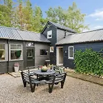 Well-located Offering Peace, Nature And Spacious Outdoor Areas Feriehus Ebeltoft