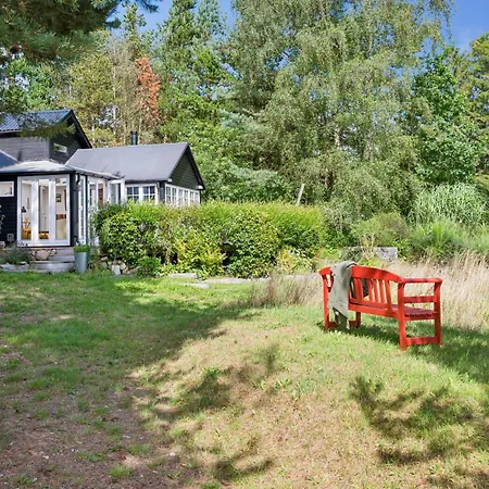 Well-located Offering Peace, Nature And Spacious Outdoor Areas Feriehus *