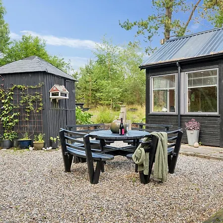 Well-located Offering Peace, Nature And Spacious Outdoor Areas