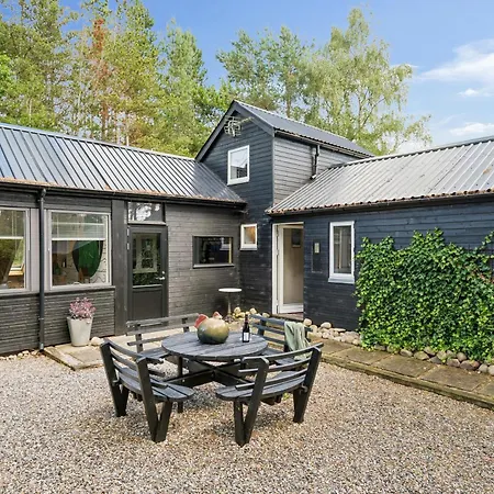 Well-located Offering Peace, Nature And Spacious Outdoor Areas Feriehus Ebeltoft